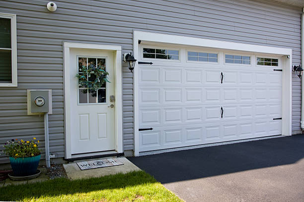 24/7 Emergency Garage Door Panel Replacement experts in Stormstown, PA